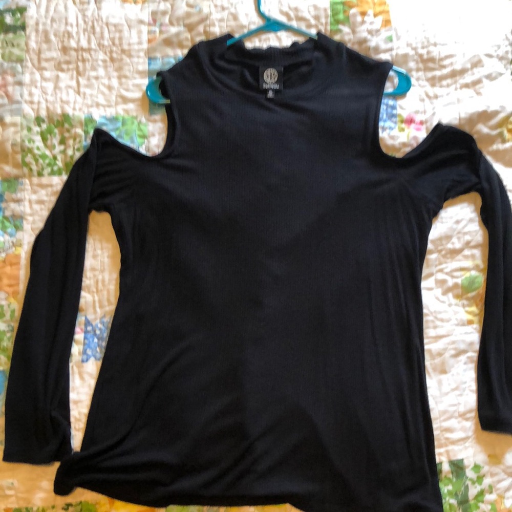 Black dibbled cold shoulder